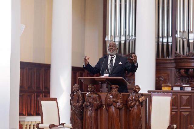 Robert Smith Jr. preaching during the 2024 Preaching Conference.