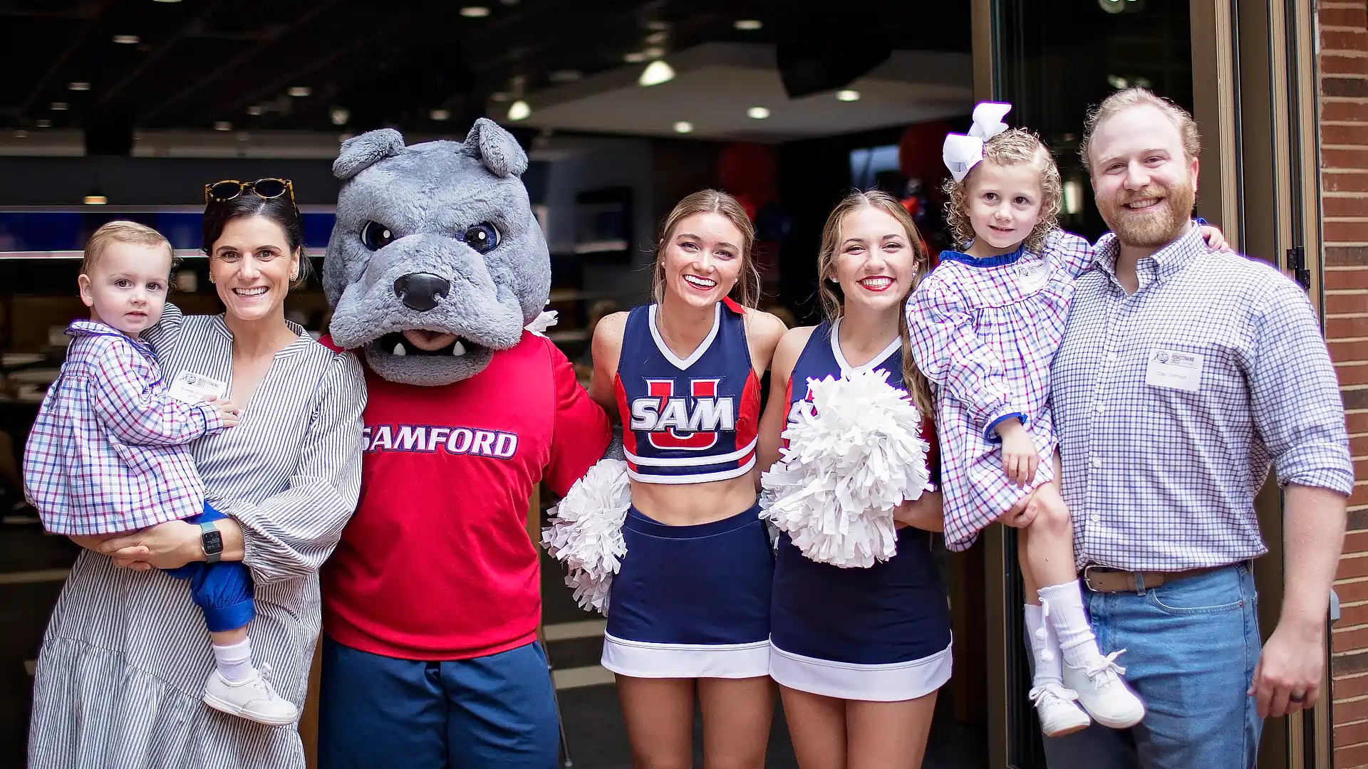 Alumni Family With Mascot