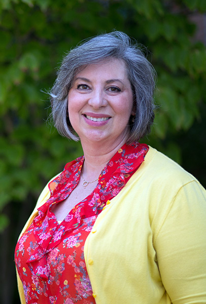 Photo of Laura Doss