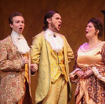 Trio Singing in the Marriage of figaro