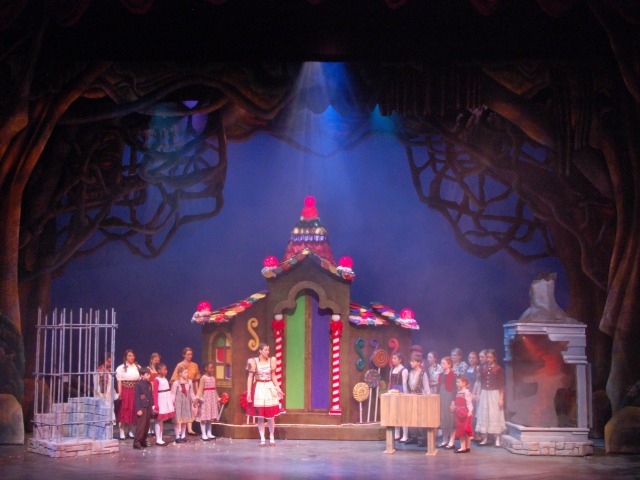Eric Olson Hansel and Gretel set