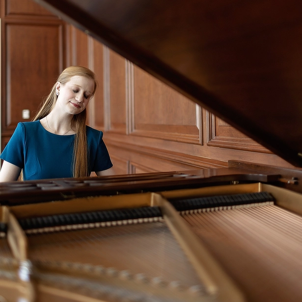 Shannon Boutwell playing piano