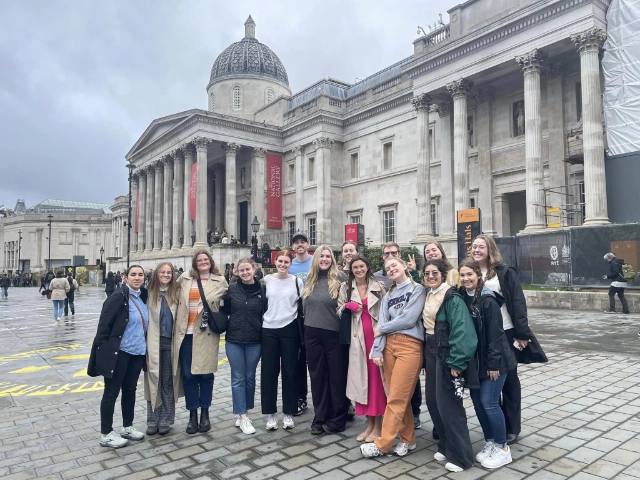 art students at National Gallery