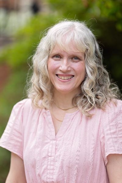 Photo of Jennifer Bass