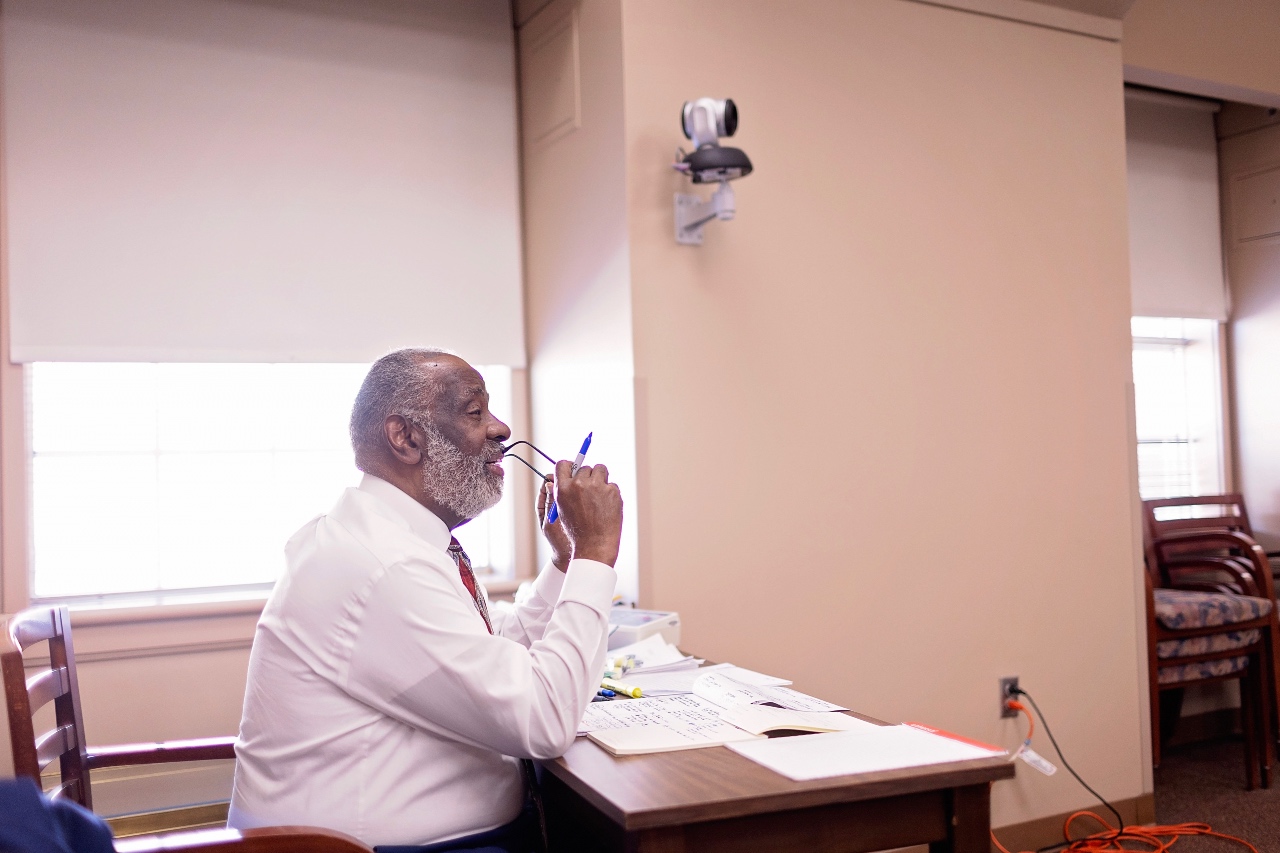 Robert Smith Jr. sitting in one of his preaching classes.