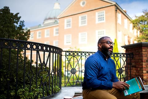 student outside reading SD1020678