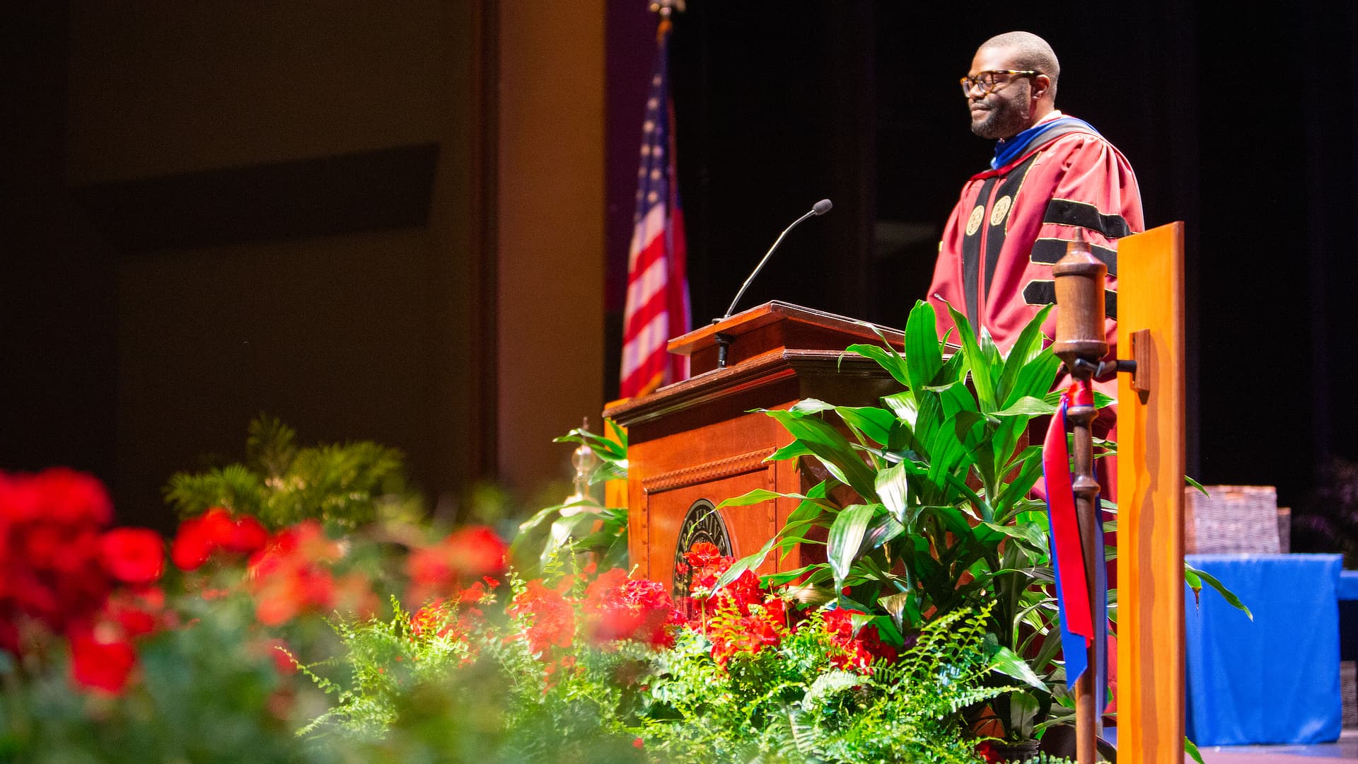 Professor Harris at commencement BC05193647