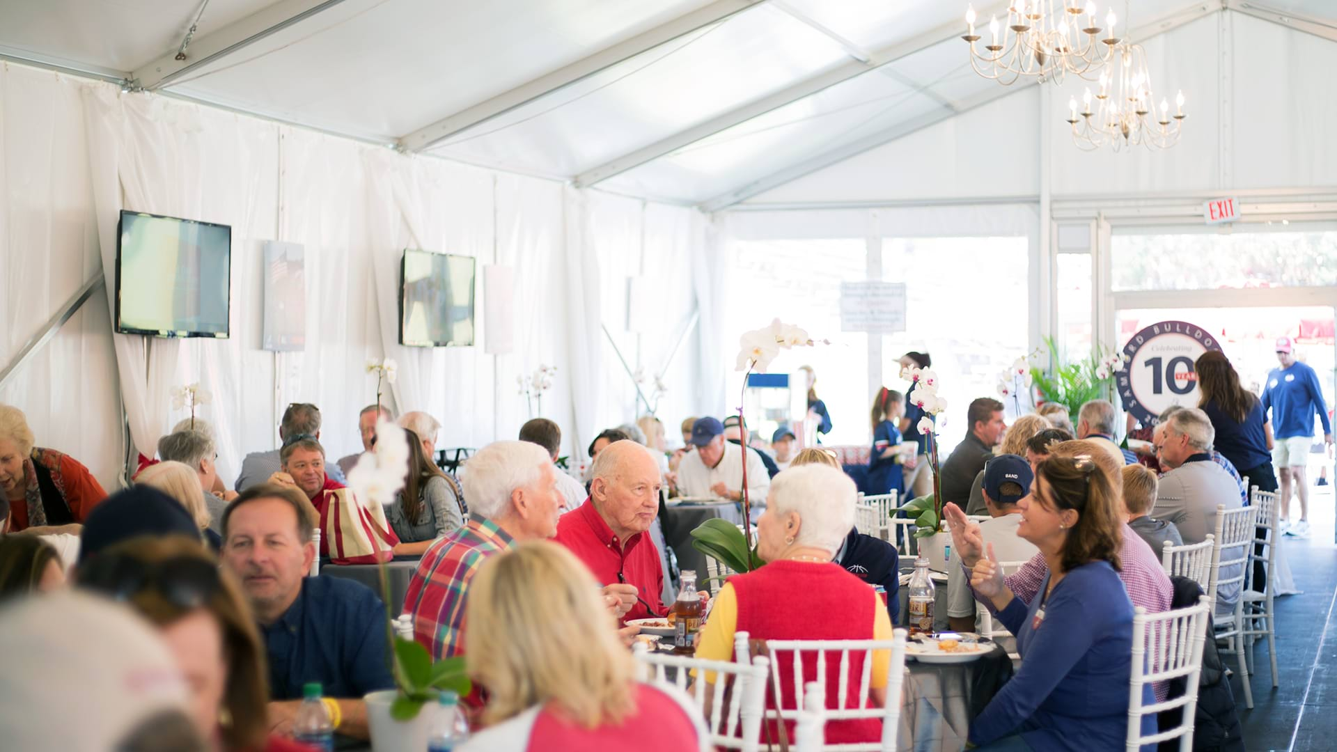 https://www.samford.edu/departments/images/Event-Planning/Bulldog-Club-Hospitality-Tent.jpg