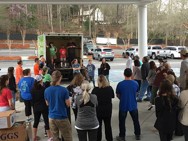 food delivery truck unload