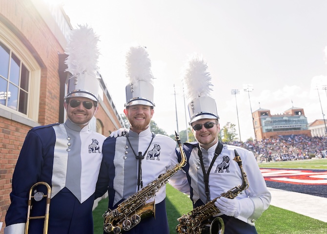 Samford marching band members
