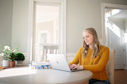 Female Student Computer DR11092022630