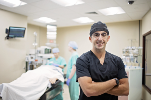 nurse smiling with arms crossed DR09152022438
