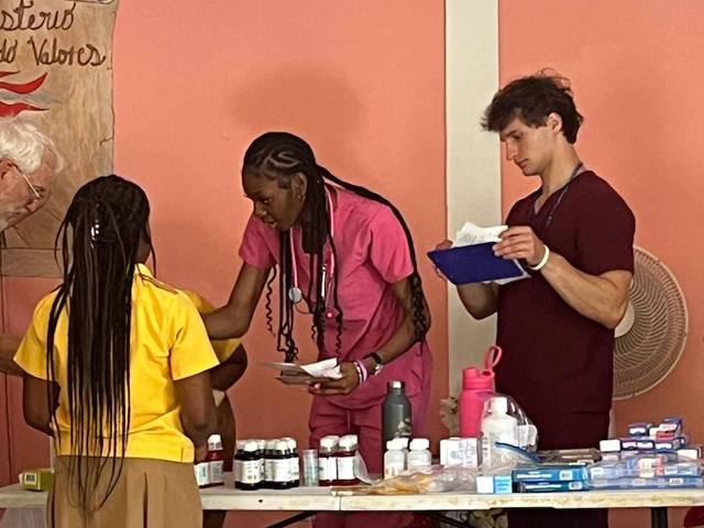 female male pharmacy student honduras mission