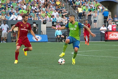 Clint Dempsey-on the ball